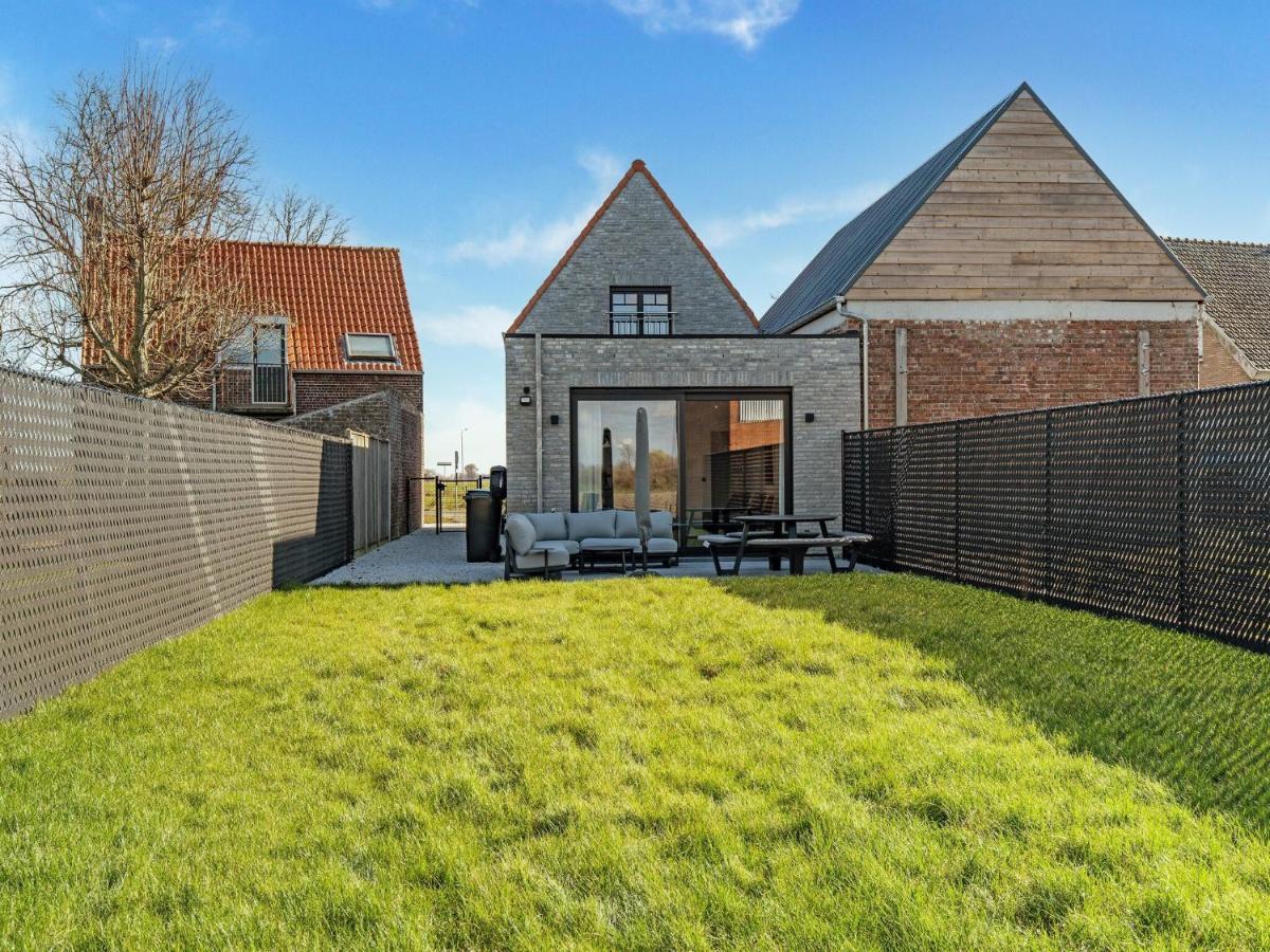 Modern Holiday Home With Garden Aardenburg Eksteriør billede