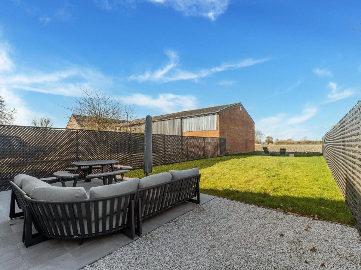 Modern Holiday Home With Garden Aardenburg Eksteriør billede